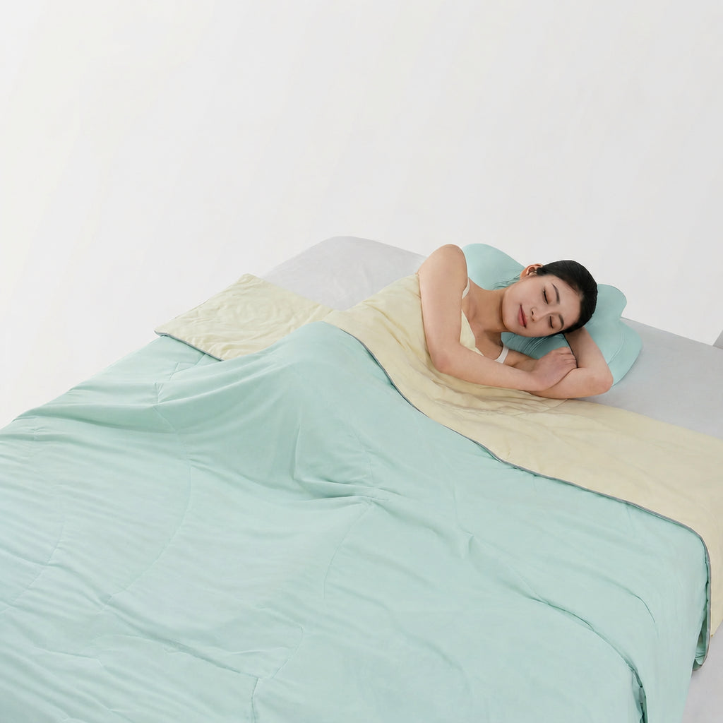 Silk Tea-Infused Cool Summer Quilt for Bedding Comfort, Green, 79x91 in